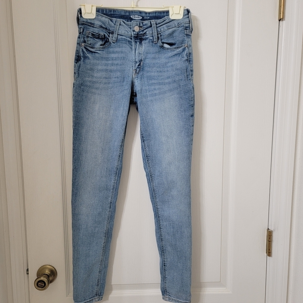 Old Navy Rockstar Size 0 Medium Wash Skinny Jeans, Gently Used Condition